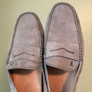 TOD'S Gommino Nubuck Driving Shoes (penny loafer)